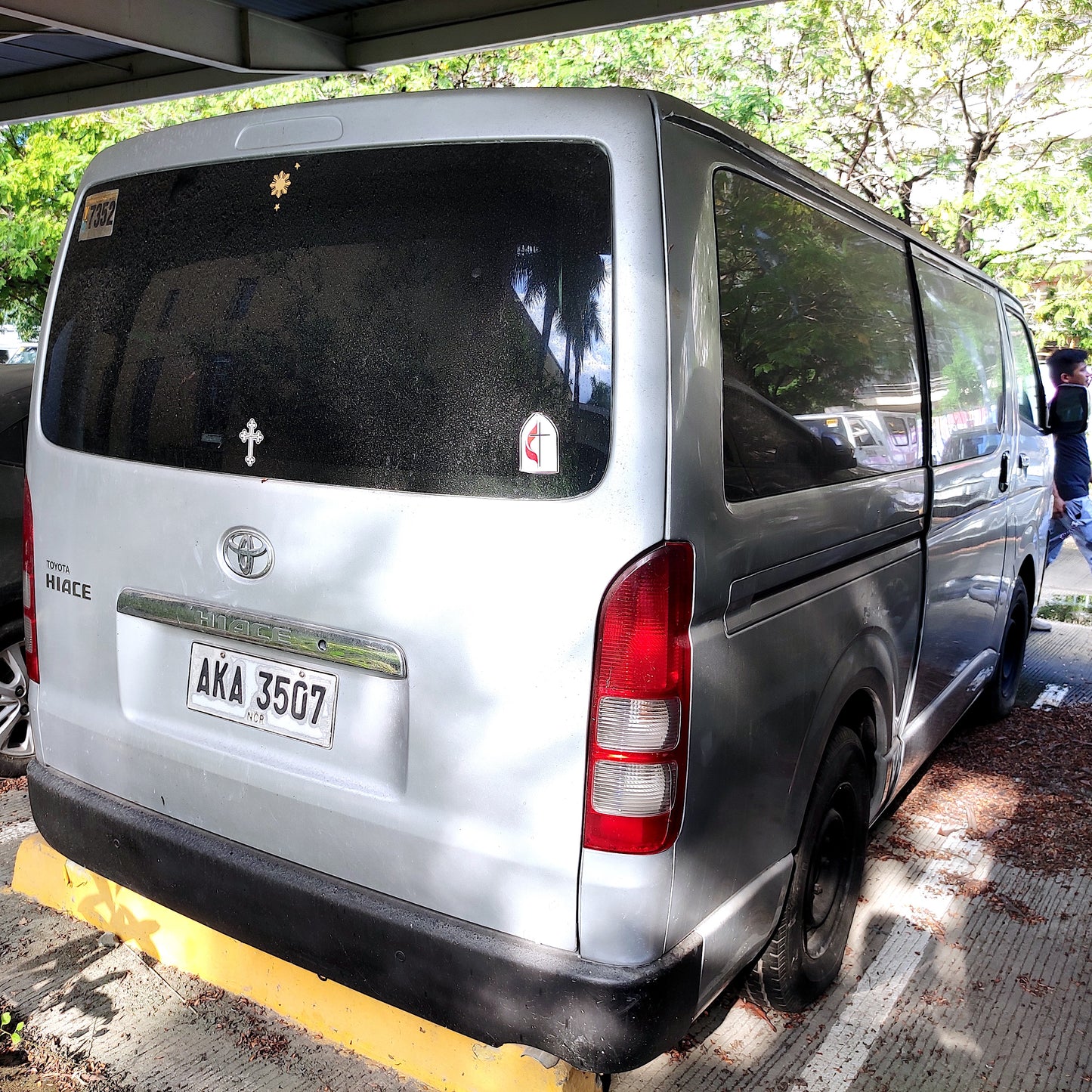 2015 Toyota Hiace Commuter 2.5L, M/T, DSL	53T