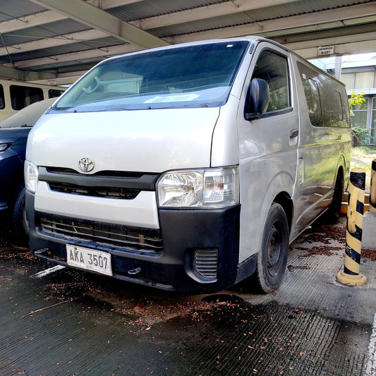 2015 Toyota Hiace Commuter 2.5L, M/T, DSL	53T