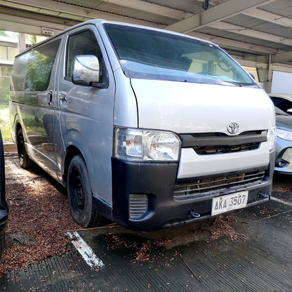 2015 Toyota Hiace Commuter 2.5L, M/T, DSL	53T