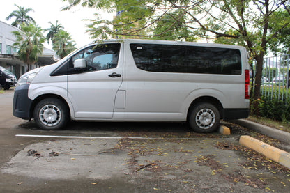 2022 Toyota Hiace Commuter Deluxe 2.8L, MT, DSL 36T