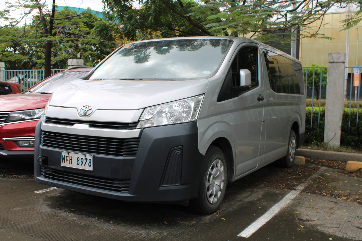 2022 Toyota Hiace Commuter Deluxe 2.8L, MT, DSL 36T