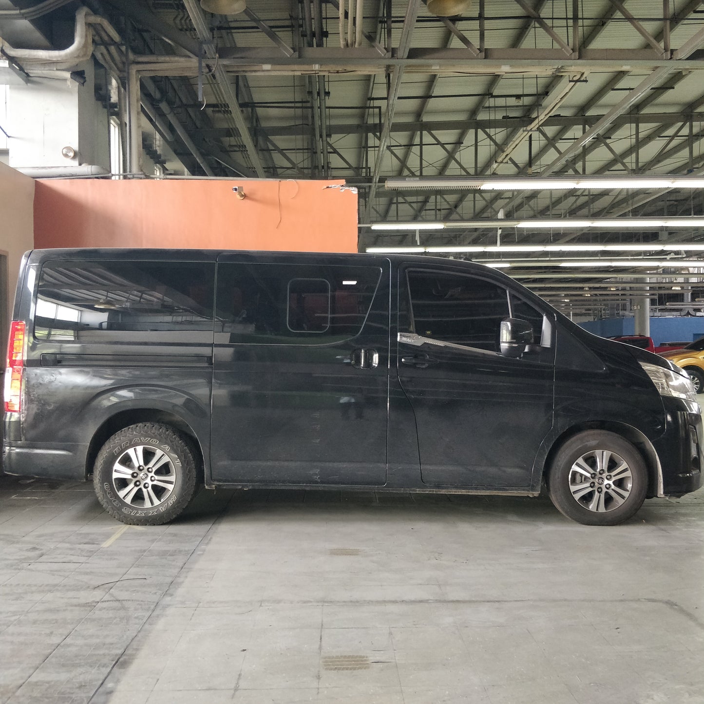 2019 Toyota Hiace GL Grandia 2.8 MT DSL 52T