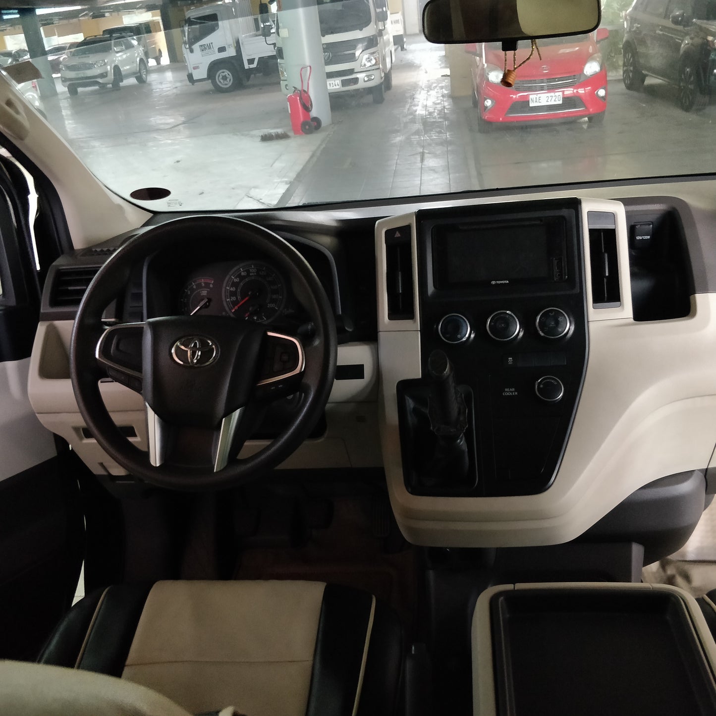 2019 Toyota Hiace GL Grandia 2.8 MT DSL 52T