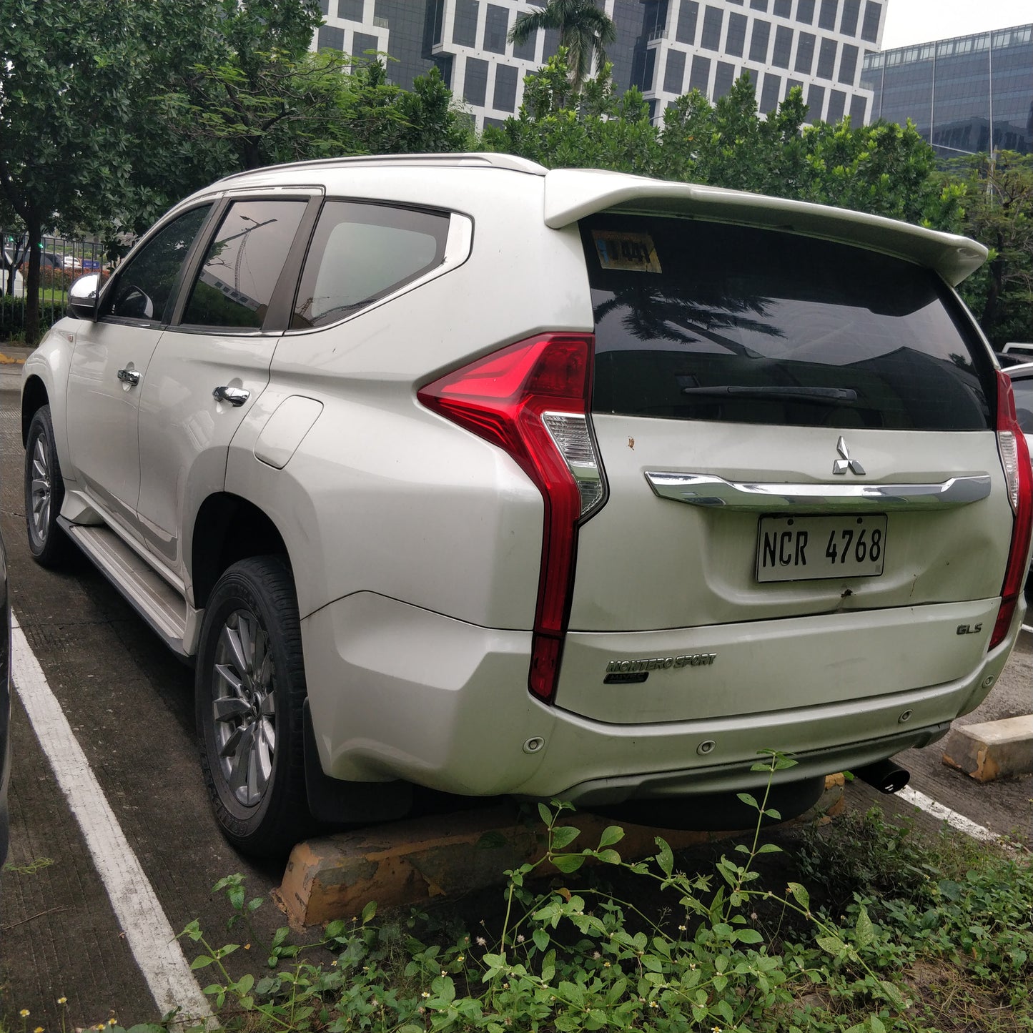 2017 Mitsubishi Montero Sport GLS 2WD 2.4 AT DSL 92T